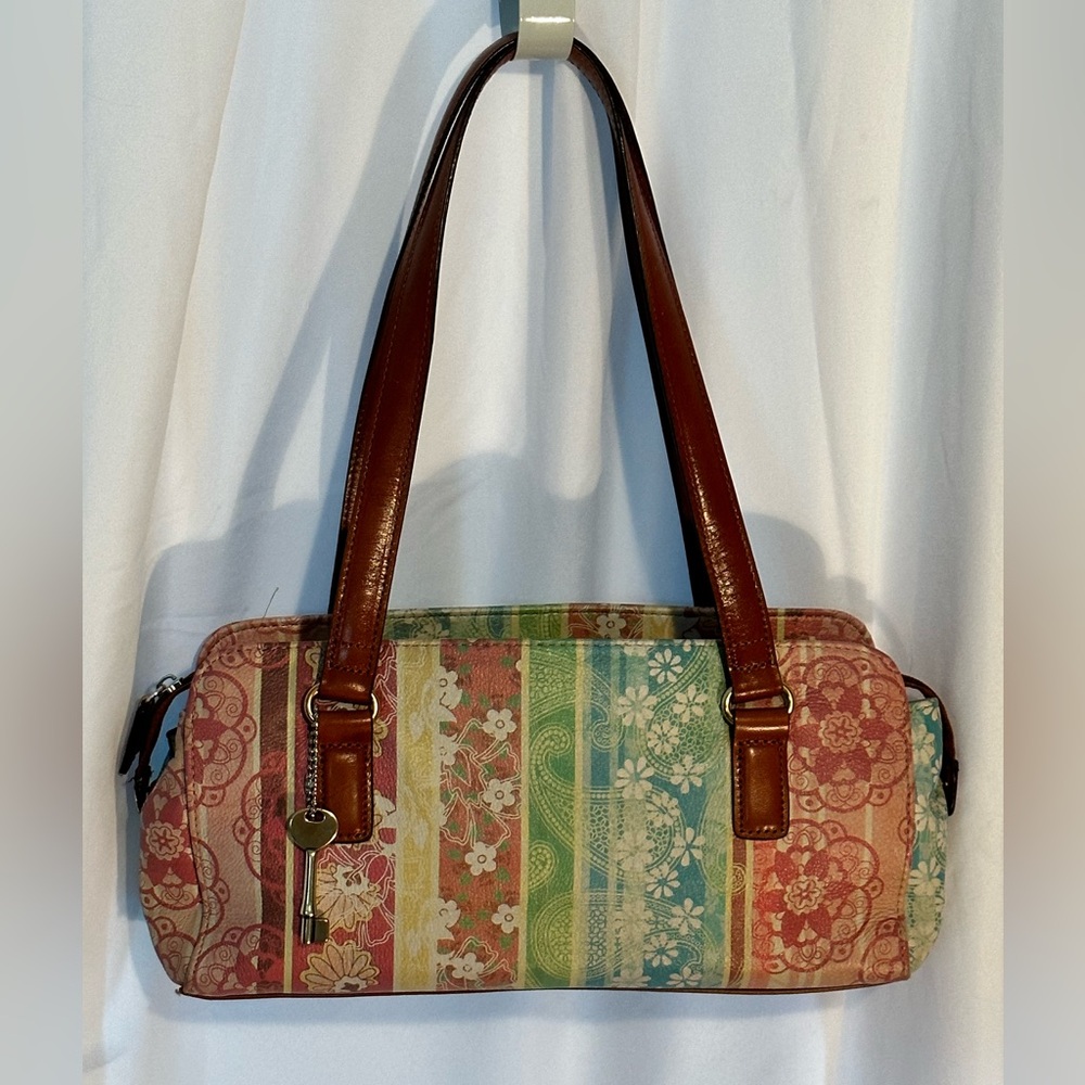 Fossil Leather Shoulder Bag with Key Fob/Change Purse.